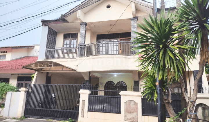 Rumah Bagus 2 lantai siap Huni di Lebak Bulus, Jakarta Selatan.