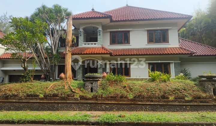Rumah 2 lantai Sangat Mewah Halaman luas di Lebak Bulus, Jakarta Selatan