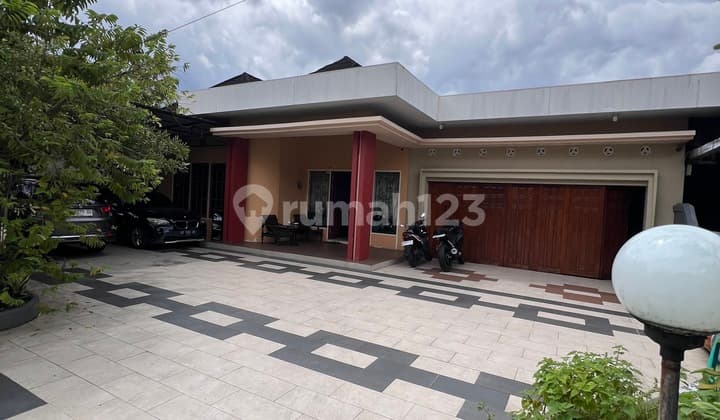 RUMAH + TEMPAT USAHA DI TEPI JALAN