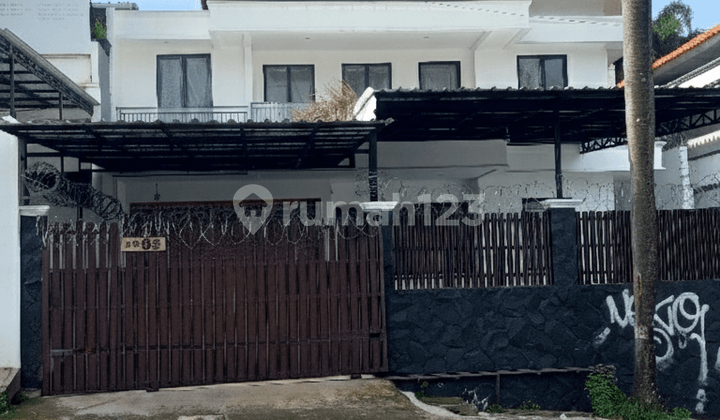 Rumah Siap Huni Area Komersial Pinggir Jalan Utama