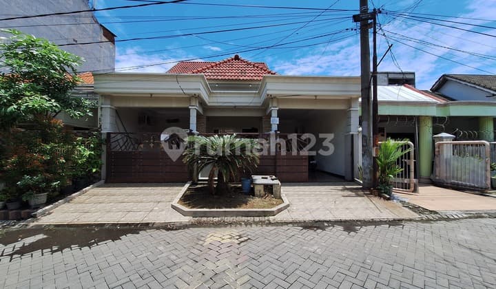 Rumah, SHM, di Taman,
