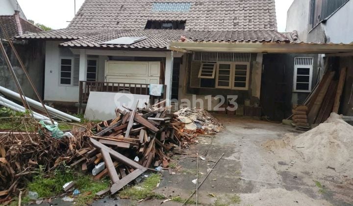 Rumah Strategis Bebas Banjir di Kemang Selatan