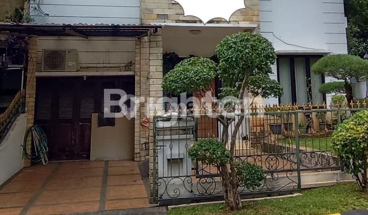 rumah mewah dia muka di citragrand.. berlimpah cahaya dan udara dekat pintu TOL cibubur