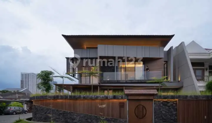 Rumah.melineal. Manyar Kertoadi Surabaya Pusat Dgn Desain ********