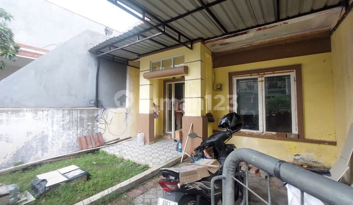 Rumah.hitung.tanah di Komplek Perumahan Pantai Mentari Surabaya