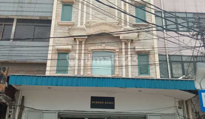 Ruko 4 Lantai di Pinangsia Dekat Stasiun Kota