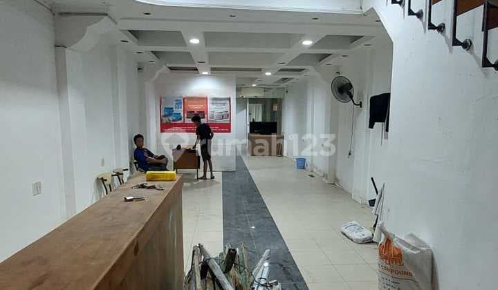 Investasi Strategis! Ruko 5 Lantai di Mangga Besar, Income Berjalan