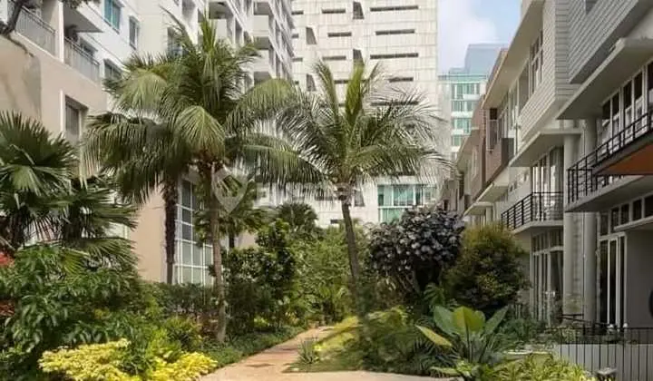 Rumah Mewah di Springhill Golf Residence Hadap Selatan, Ada Lift