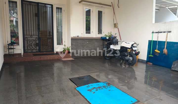Rumah 2,5 Lantai Rapi di Sunter Lokasi Strategis, Harga Menarik
