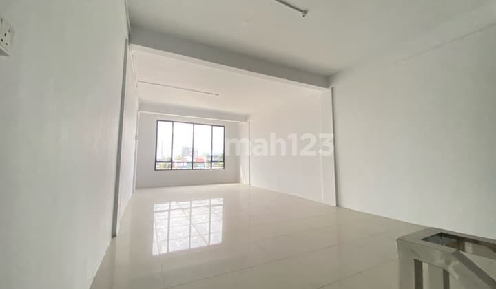 Opera 3 Business Shophouse in Mitra 2, Fully Tiled and Grilled.