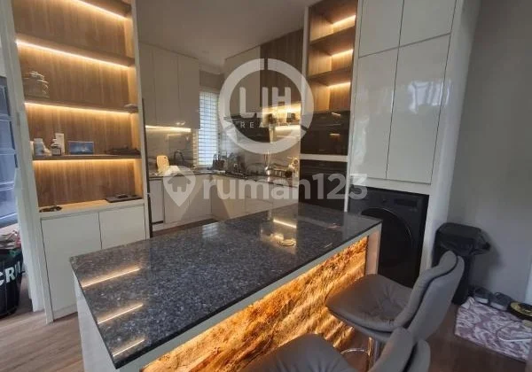 Rumah 2 Lantai Full Renovasi Villa Panbil Muka Kuning