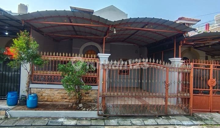 For Quick Sale 1½ Story House in Poris Indah, Tangerang.