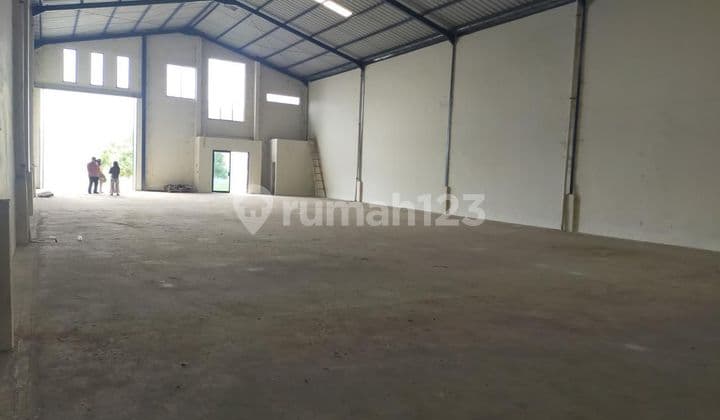 Warehouse for Sale for Alcoholic Beverage Production + Industrial Permit in Marunda Center.