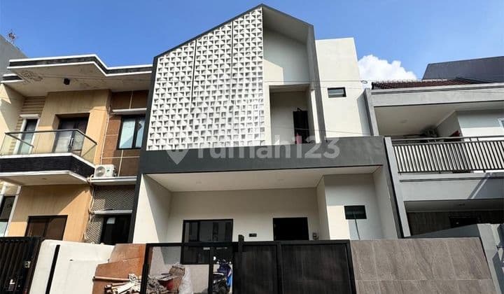 Rumah 2 Lantai Siap Huni Di Perumahan Metland Puri.