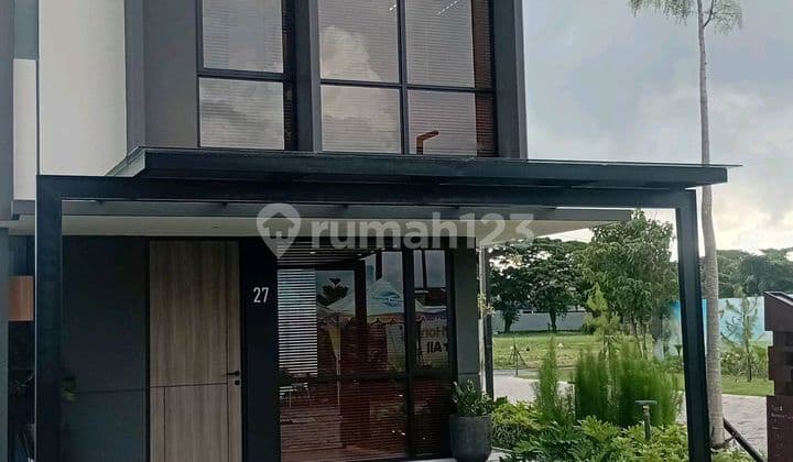 The Estuary Gold Livin View Danau di Tanjung Bunga Makassar