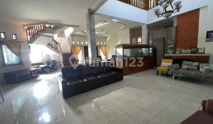 FOR SALE House Suitable for Villa/Hotel