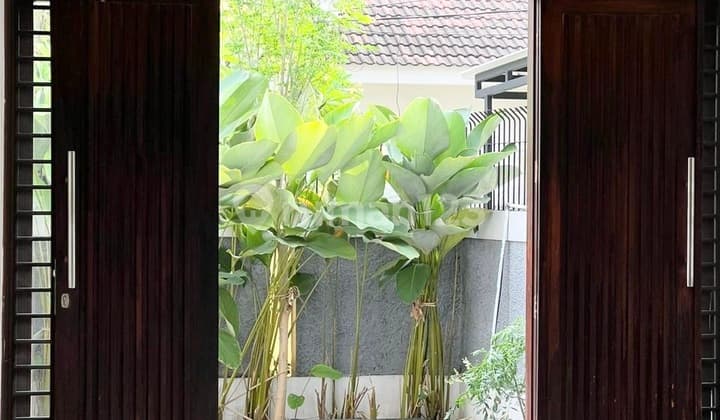 Pondok Indah Ready-to-Occupy House in a Quiet, Flood-Free Area