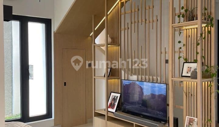 Rumah Bagus 2 Lantai Furnish Siap Huni Bebas Banjir Dekat Tol Mrt