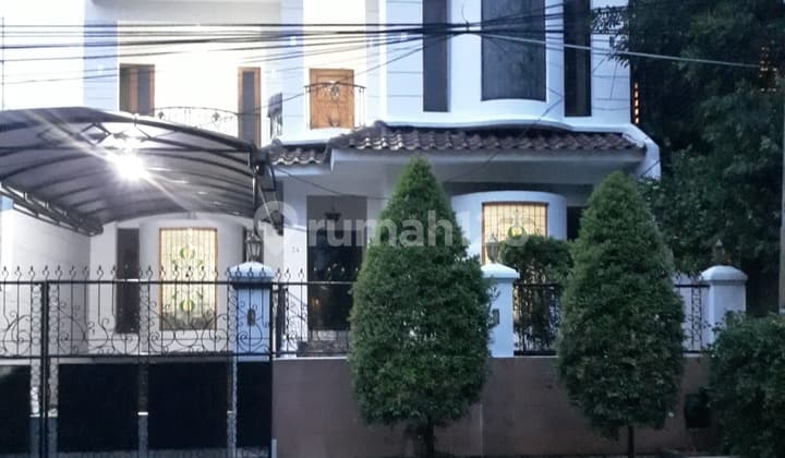 Rumah Bagus Pondok Indah SHM Luas Siap Huni dengan Garasi Basemen