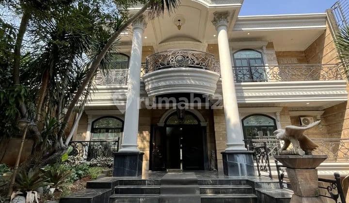 Luxury House SHM 2 Floors With Basement + Swimming Pool Strategic Location