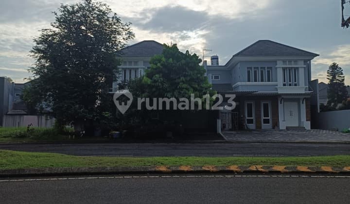 Rumah 2 Lantai Asri Nyaman Siap Huni di Pinggir Jalan Kota Wisata