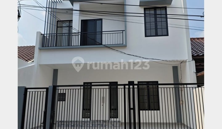 Rumah Baru Komplek Regensi Melati Mas SHM Siap Huni Bebas Banjir