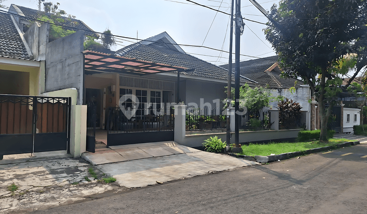 Rumah Camar Bintaro Sektor 3 SHM 2 Lantai Halaman Luas Siap Huni