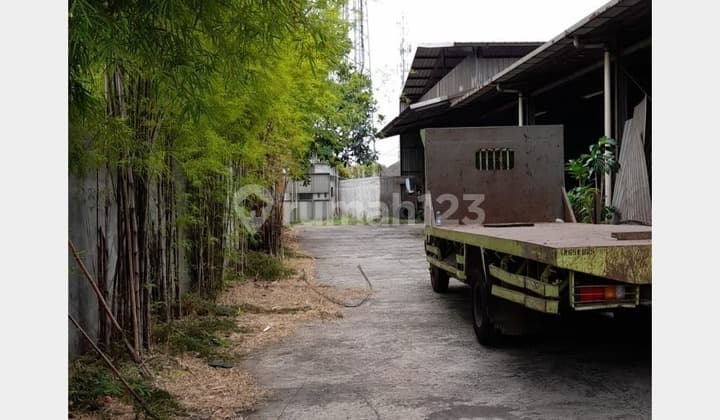 Gudang Cipondoh Luas Area Komersil SHM di Pinggir Jalan Dekat Tol