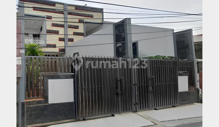 New Johar House with SHM (Certified Title), Flood-Free, Near Commuter Train, Busway Stop, Campus