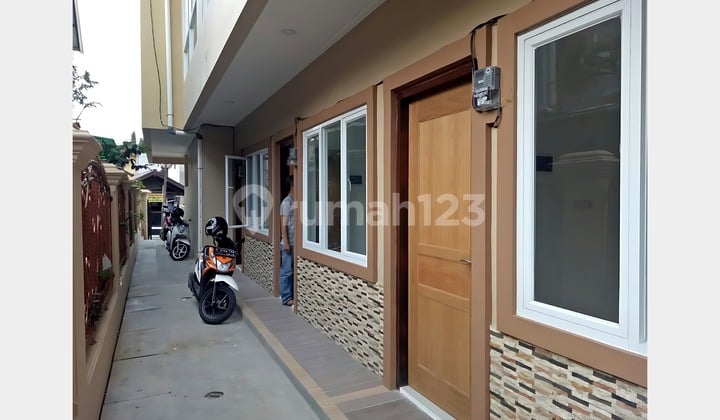 Rumah Petakan Cempaka Putih Baru Siap Huni Cocok untuk Investasi