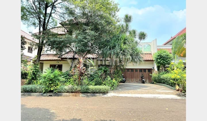 Rumah Cluster Lebak Bulus Halaman Luas Murah dengan Kolam Renang