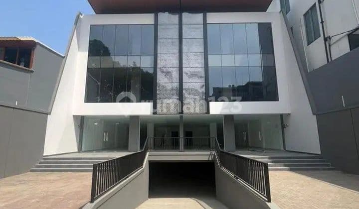 Kantor/Ruang Usaha Baru dengan Basemen + Rooftop Free Shaft Lift