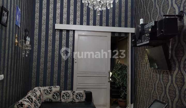 Rumah Kebon Jeruk Tamansari Bagus 3 Lantai Siap Huni Dekat Krl