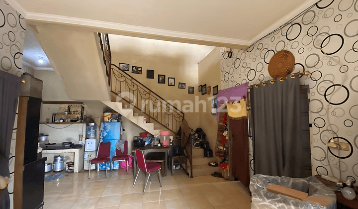 Tirtajaya 2-Story House Needs Minimal Renovation Near Depok Station