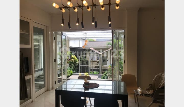 Rumah Bagus Luas 11 Kamar Siap Huni Bebas Banjir Dekat RS Siaga