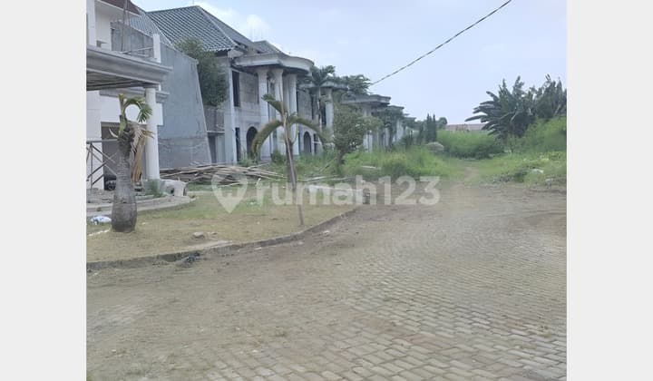 Tanah dan Bangunan Bekas Cluster 1.04 Ha, Sudah Ada IMB 13 Rumah