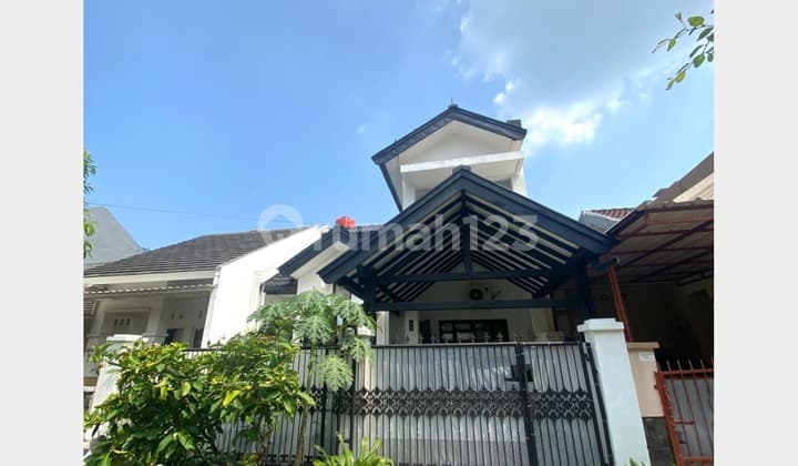 Rumah Komplek Pinus Graha Bintaro Jaya 2 Lantai Bagus Siap Huni