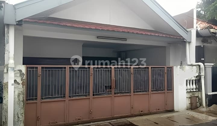Rumah Tua Karang Tengah Lebak Bulus Luas SHM Cocok untuk Kost