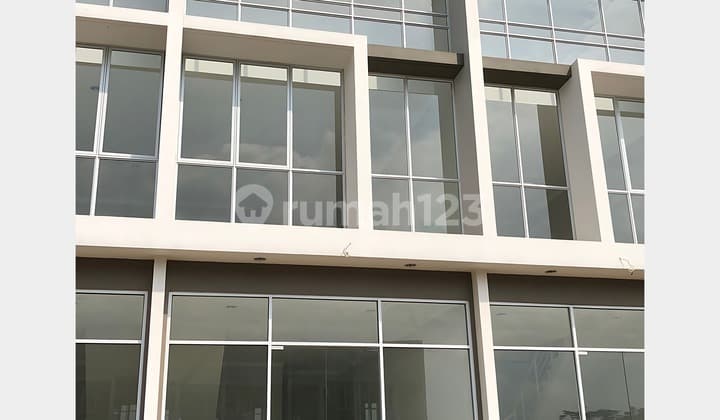 Ruko Bagus Cibubur dengan Rooftop HGB Semi Furnished Siap Pakai