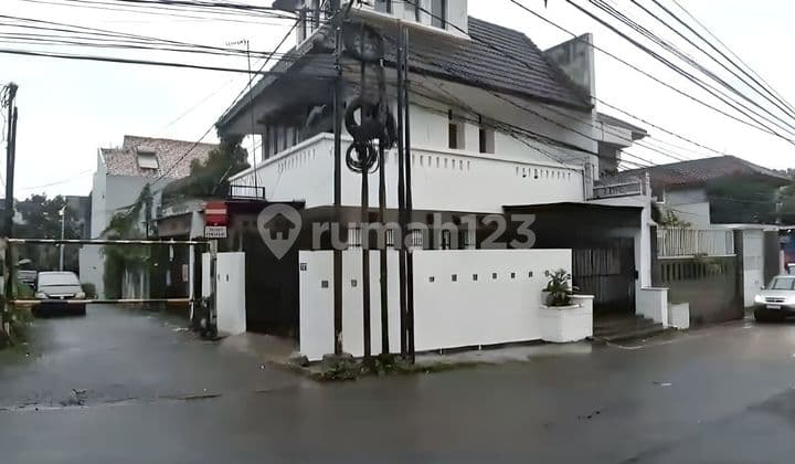Rumah Shm 3 Lantai Siap Huni Asri Dekat Jalan Raya Fatmawati