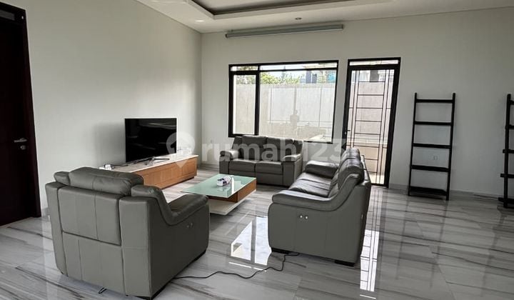 Rumah Mewah View Bandung Dijual di Golf Isand Resor Dago Pakar