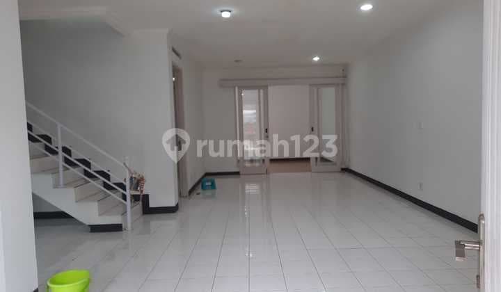 Jual Rumah Nyaman di Setraduta Ciumbuleuit Bandung