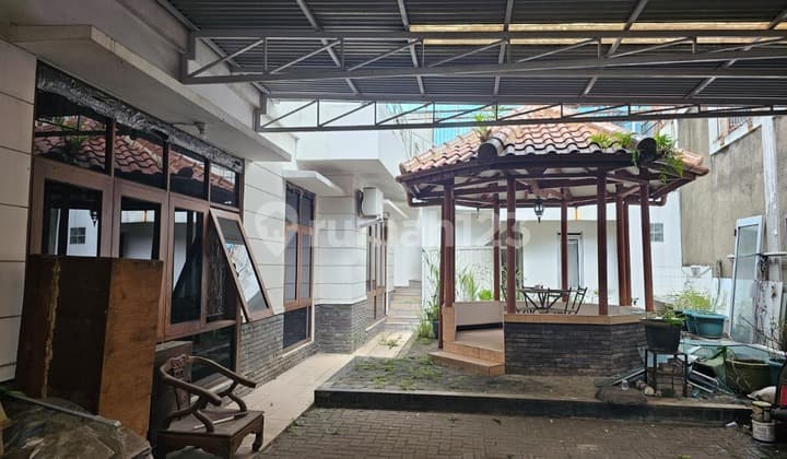 Tempat Usaha Strategis Dekat Kampus Dijual di Surya Sumantri