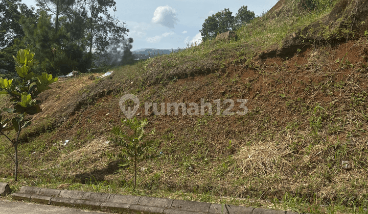 Land Plot Hook Position For Sale in Bukit Pakar Golf Bandung