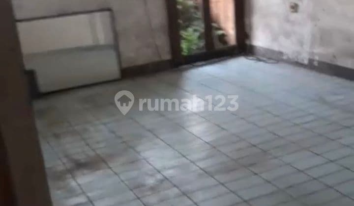 Rumah dengan Kios Dijual di Sarijadi Bandung
