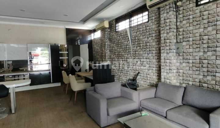 Good 3-Story Shop House for Sale on Jendral Sudirman Street, Bandung