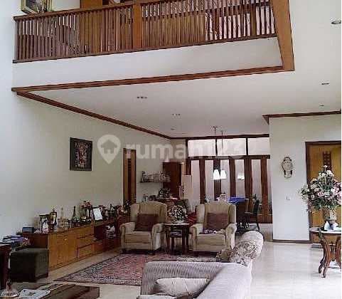 Selling Comfortable House with Spacious Garden & Fish Pond in Dago Bandung