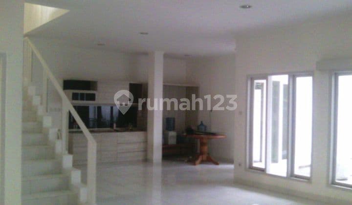 Jual Rumah Nyaman di Setraduta Cemara Bandung