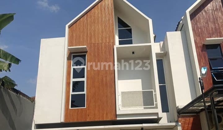 Rumah Modern Idaman, Lokasi Premium, 100m Ke Jalan Semarang-solo! Buktikan Sekarang!"