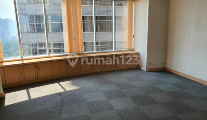 Office Space in Sudirman Tower Building South Jakarta In a Strategic Location